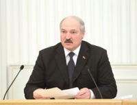 Лукашенко поручил правительству обеспечивать стабильность на потребительском рынке и рост доходов населения