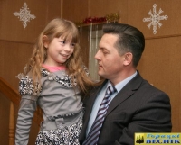 В Горках два детских дома семейного типа получили новогодние подарочные сертификаты