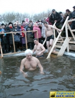 В воскресенье, 18 января, на Оршанском озере в Горках прошел обряд «Крещение»