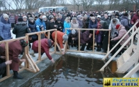В воскресенье, 18 января, на Оршанском озере в Горках прошел обряд «Крещение»